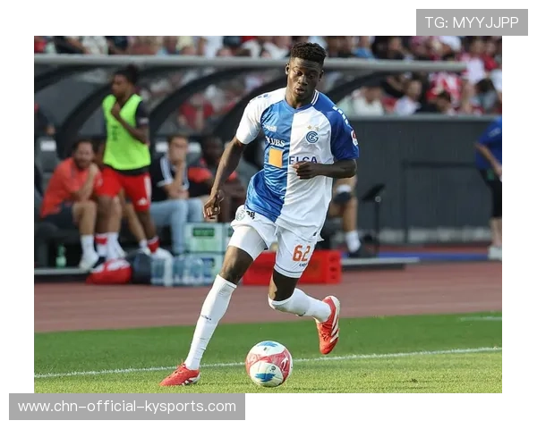 拜仁穆西亚拉连环节奏假动作突破——从场上技巧到日常训练的灵感