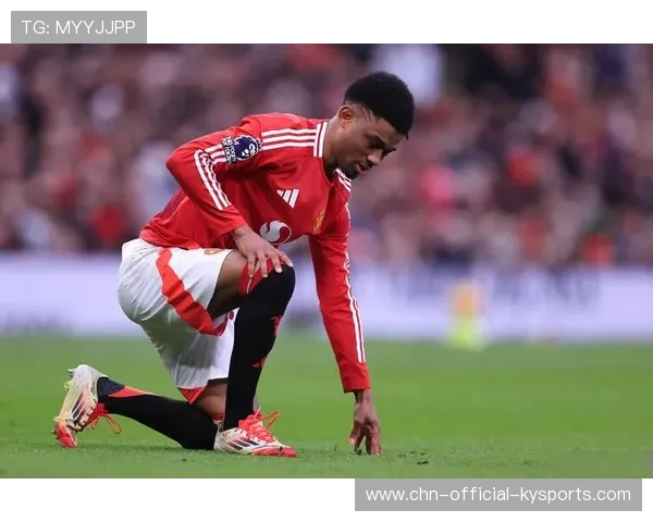 曼联全员备战热刺，年轻球员展现出色能力